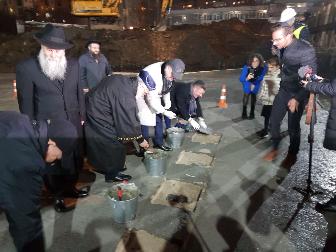 Процесс закладки краеугольного камня Бейт Машиах